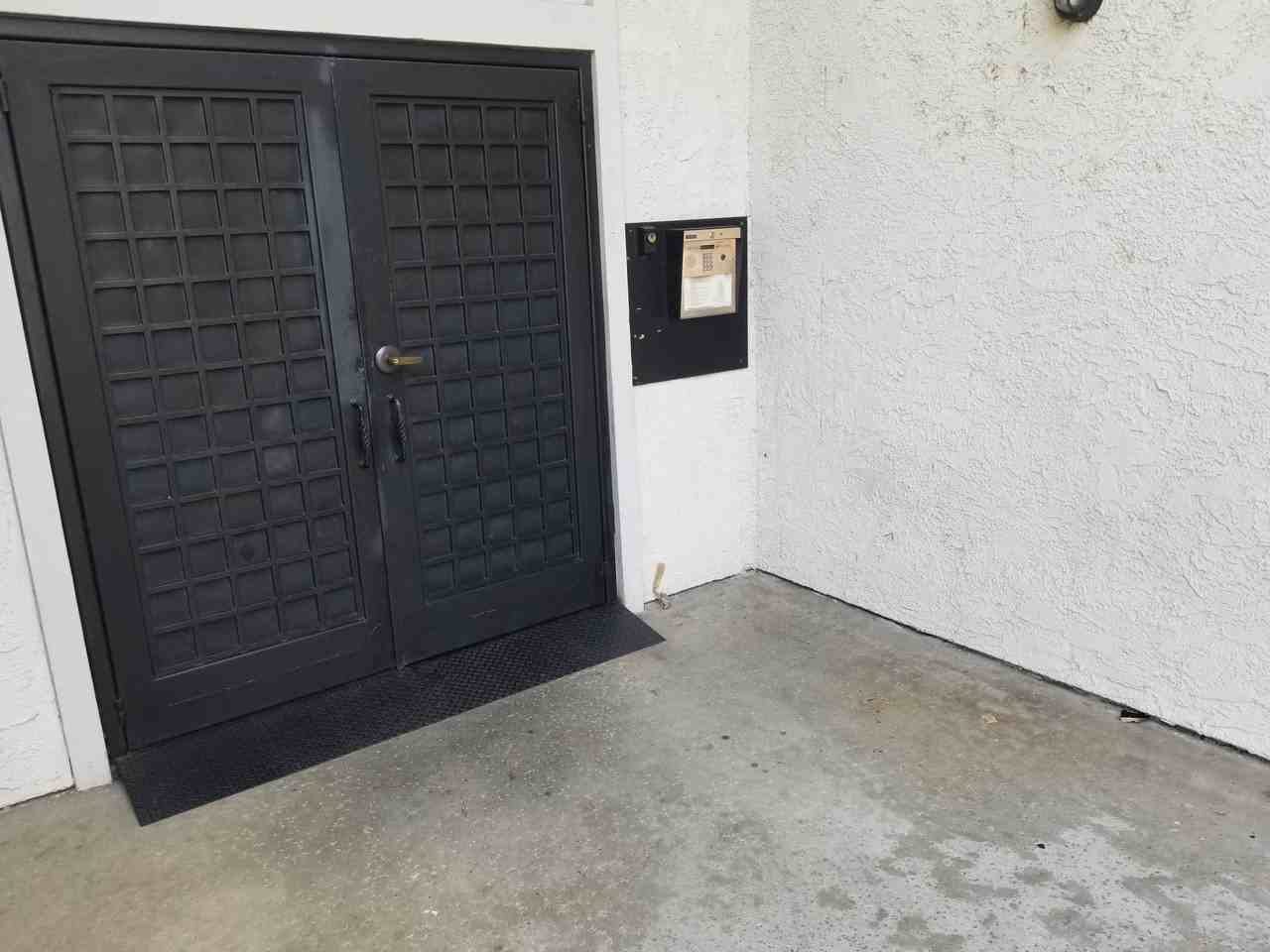 Mammoth Ave - Photo 5 of 50