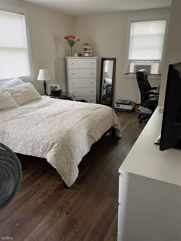 102 Market St - Photo 3 of 4