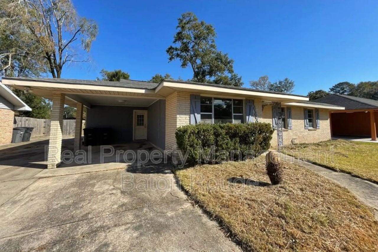 14437 Locust St - Photo 2 of 10