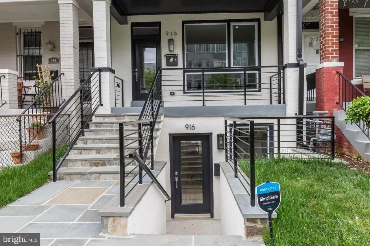 916 12th St Ne Unit 1 - Photo 3 of 29