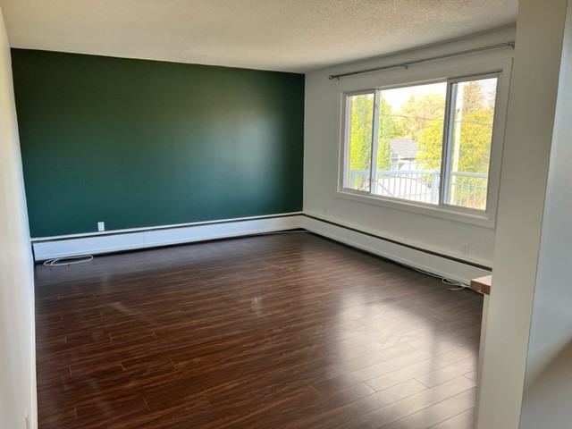 230 Broadway Avenue East - Photo 2 of 8