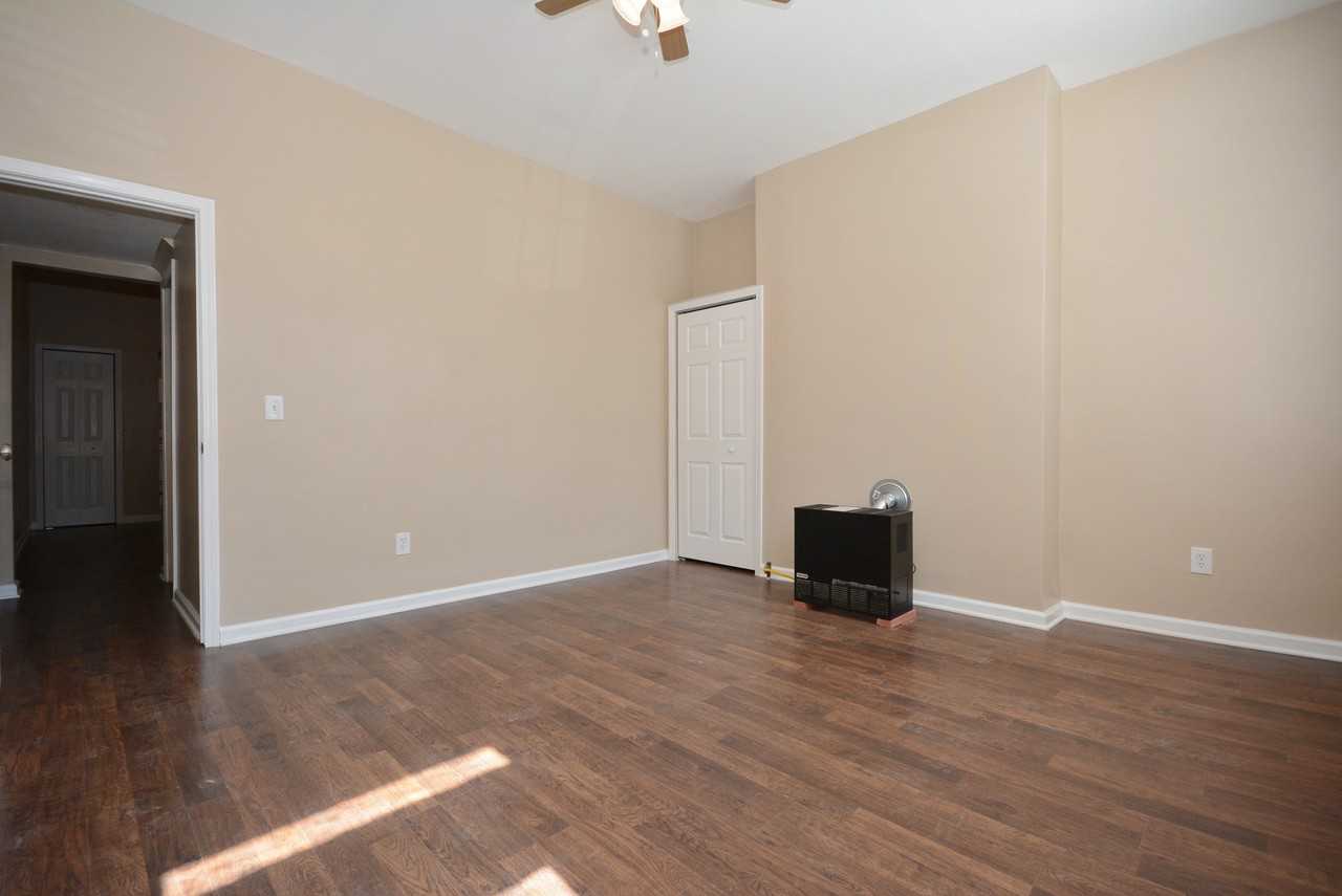 506 Suismon St - Photo 3 of 10
