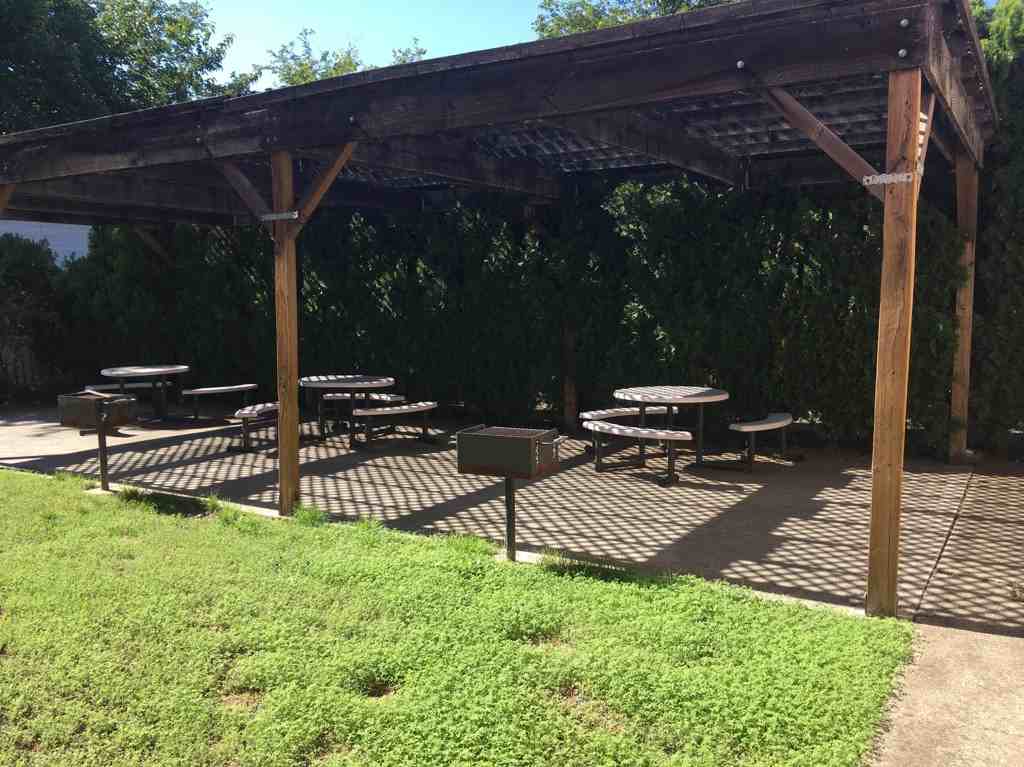 15 Royale Ave - Photo 2 of 2