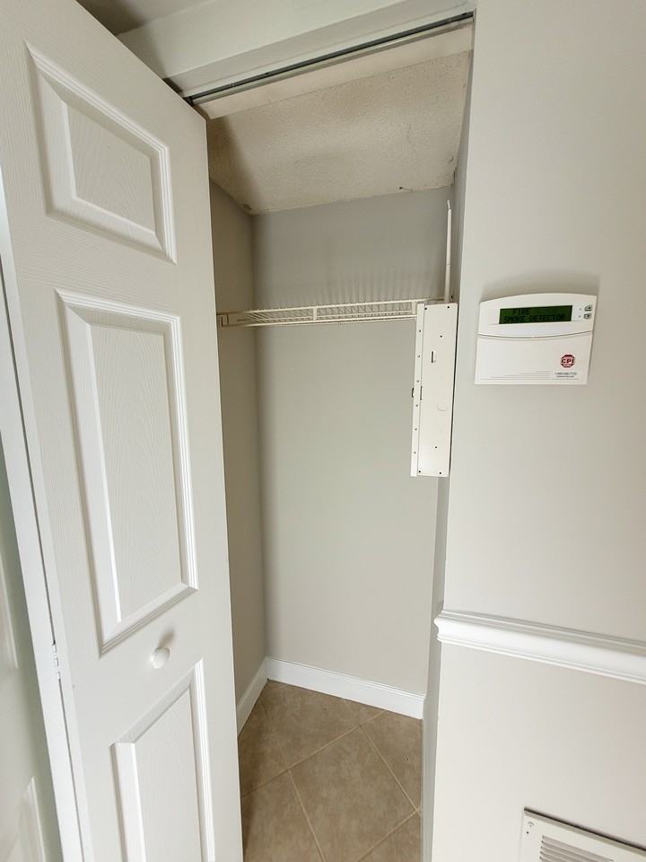 7831 Stephanie Ln - Photo 3 of 47