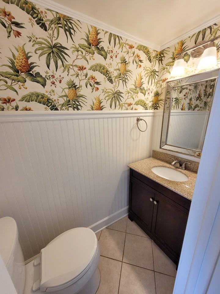 7831 Stephanie Ln - Photo 4 of 47