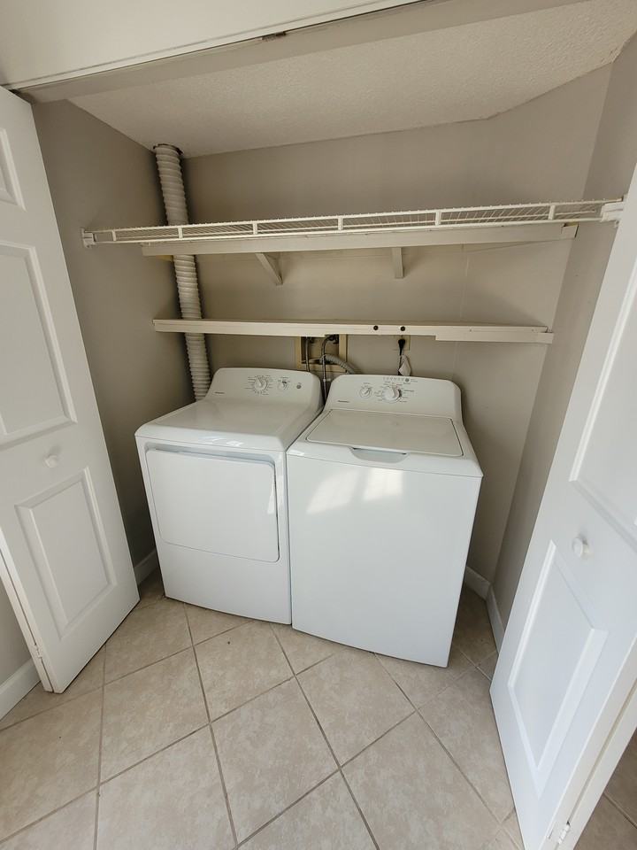 7831 Stephanie Ln - Photo 5 of 47