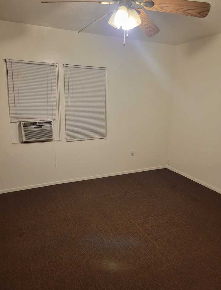 2690 Ne - Photo 2 of 6