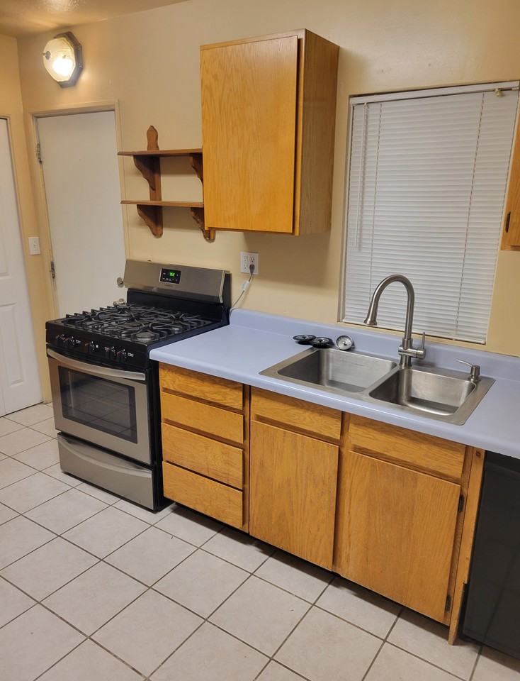 2690 Ne - Photo 3 of 6