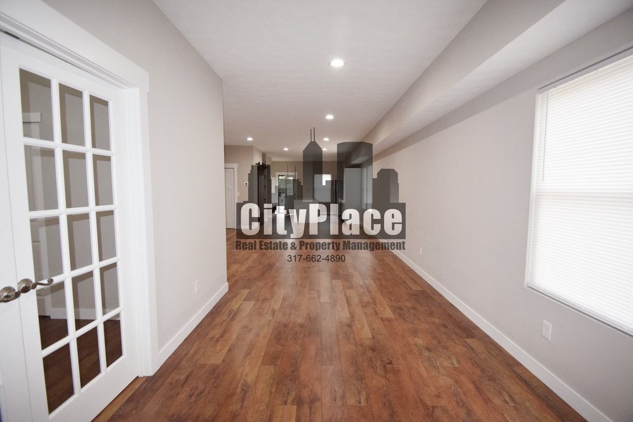 1399 Hoefgen St - Photo 6 of 27