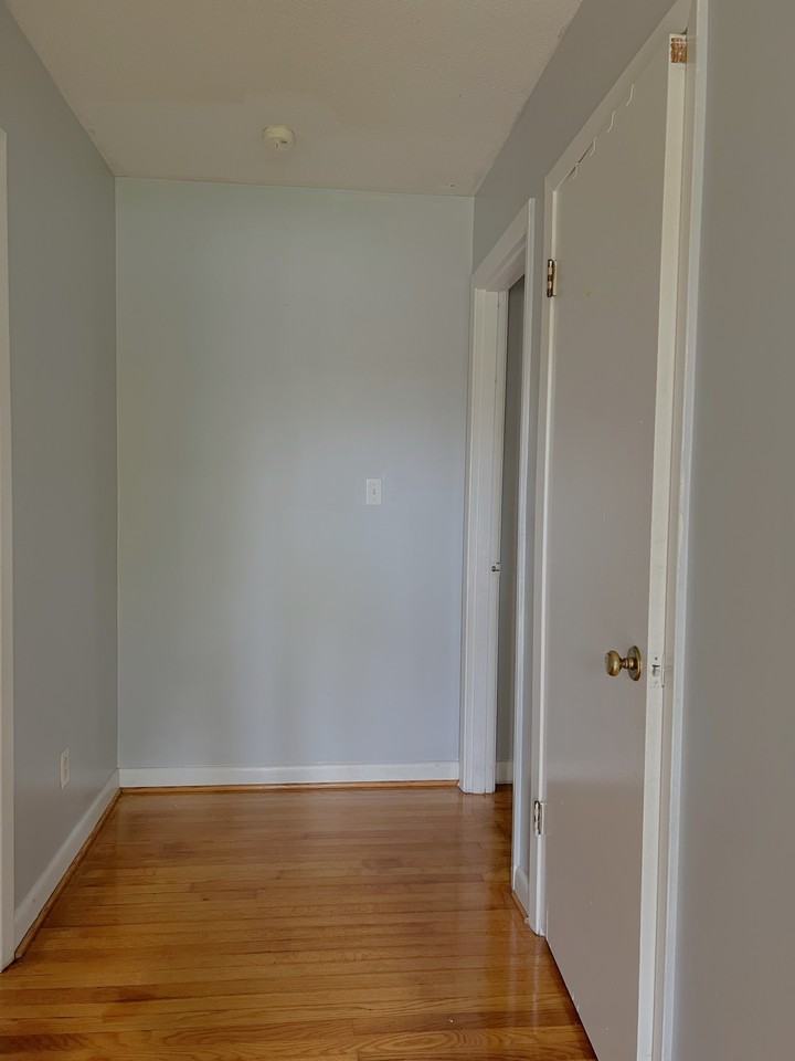 413 Lancaster Rd - Photo 3 of 45