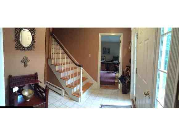 44 Oriole Dr - Photo 3 of 13