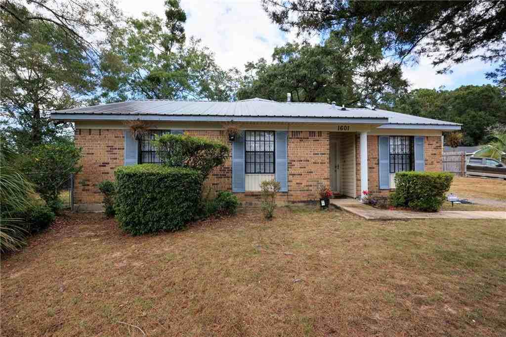 1601 Emil Ct, Mobile, AL 36618 3 Bedroom House for 1,600/month Zumper