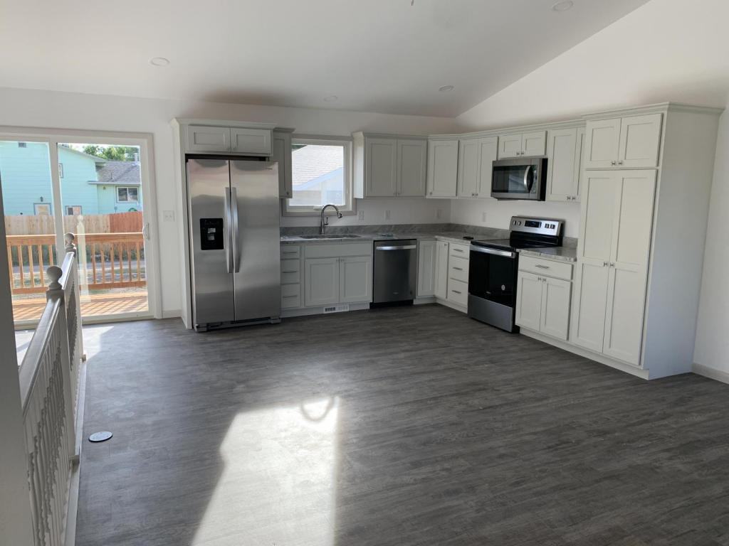 610 N 10th St - Photo 3 of 33