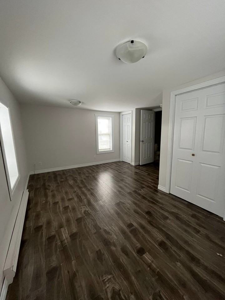 747 Riverside Dr #B - Photo 3 of 6