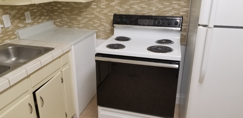 301 Culbreth Ave - Photo 4 of 26