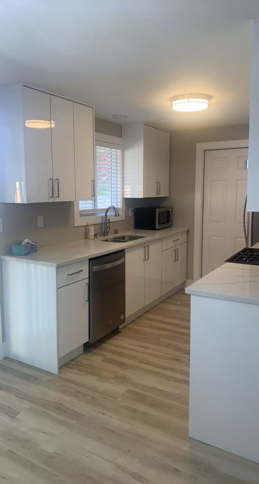 3128 Greenwood Ave - Photo 2 of 19