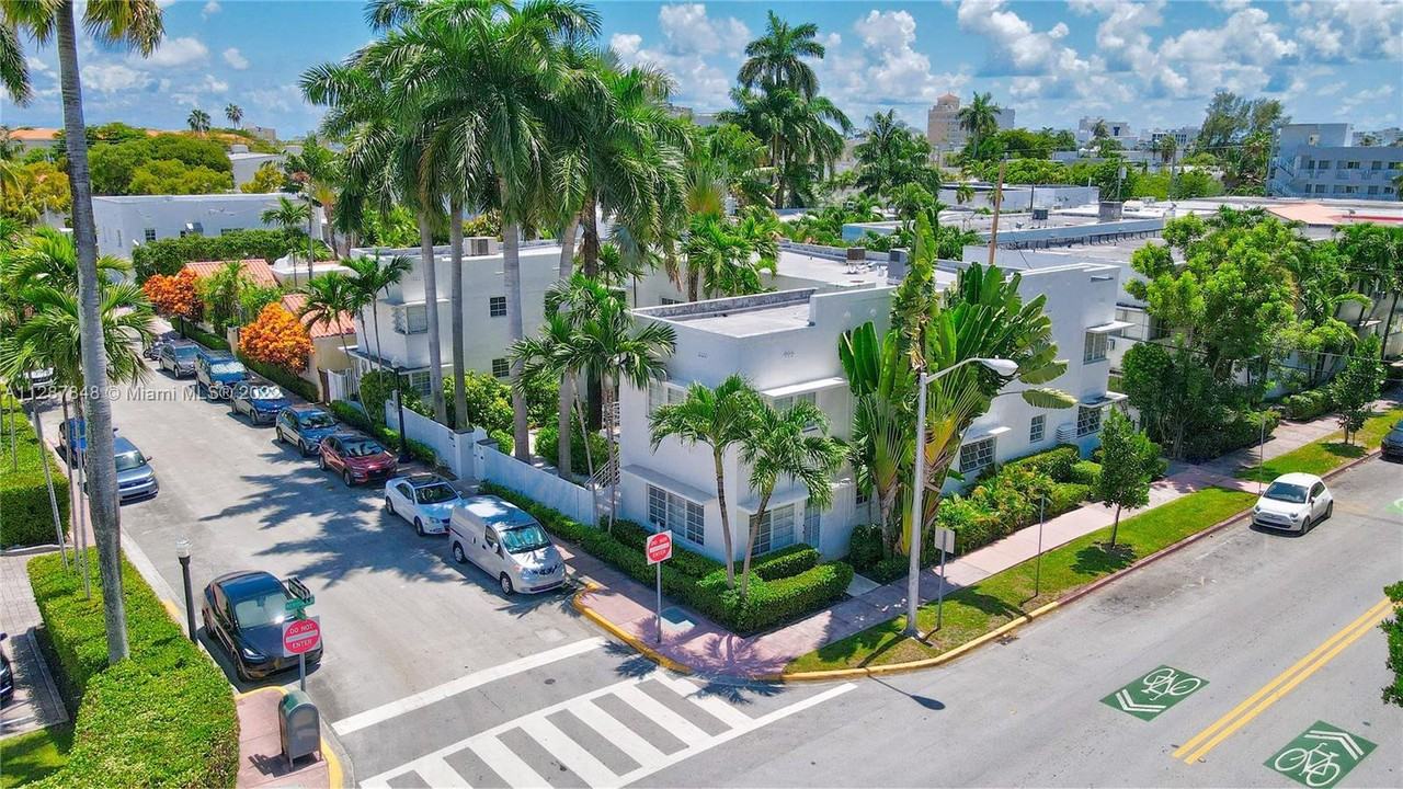 750 Española Way #7 - Photo 2 of 8