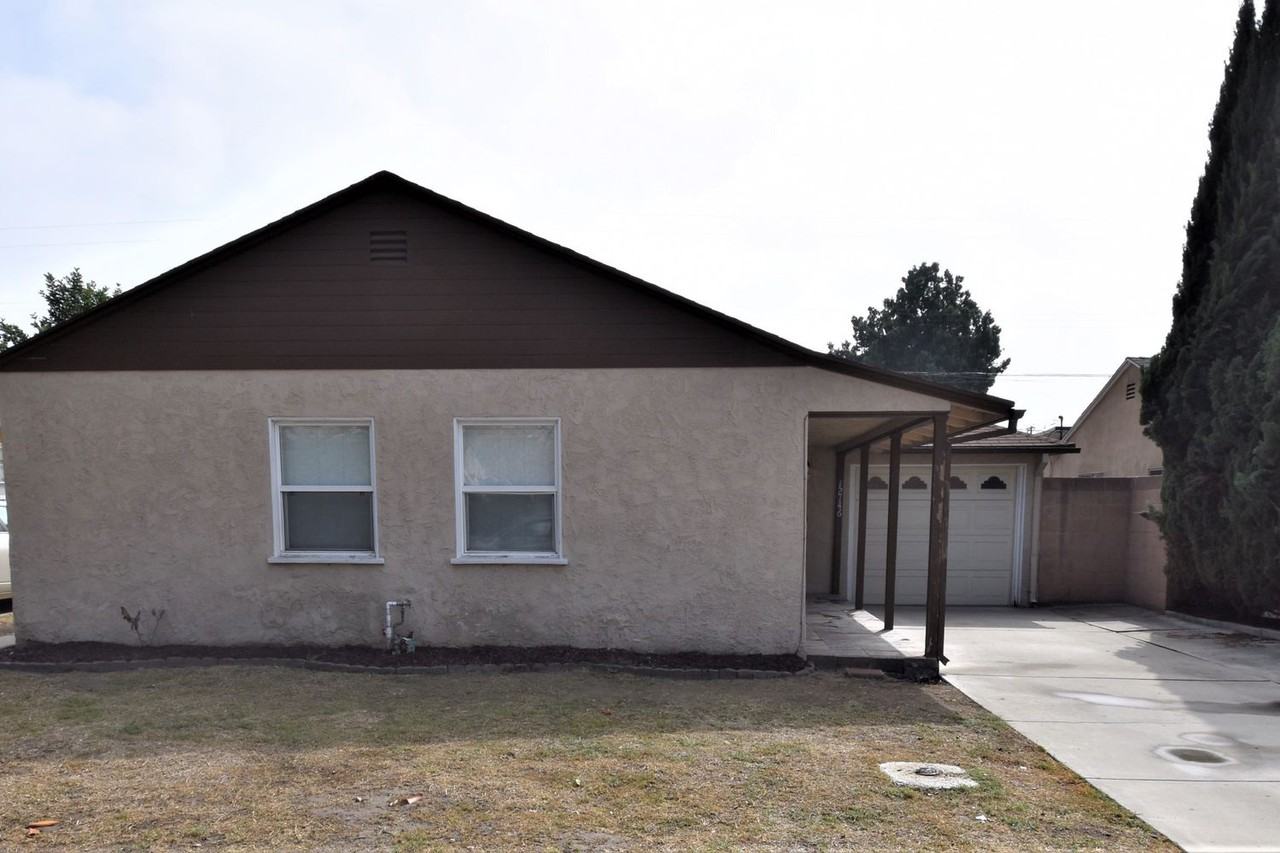 12146 Ruchel St - Photo 2 of 15