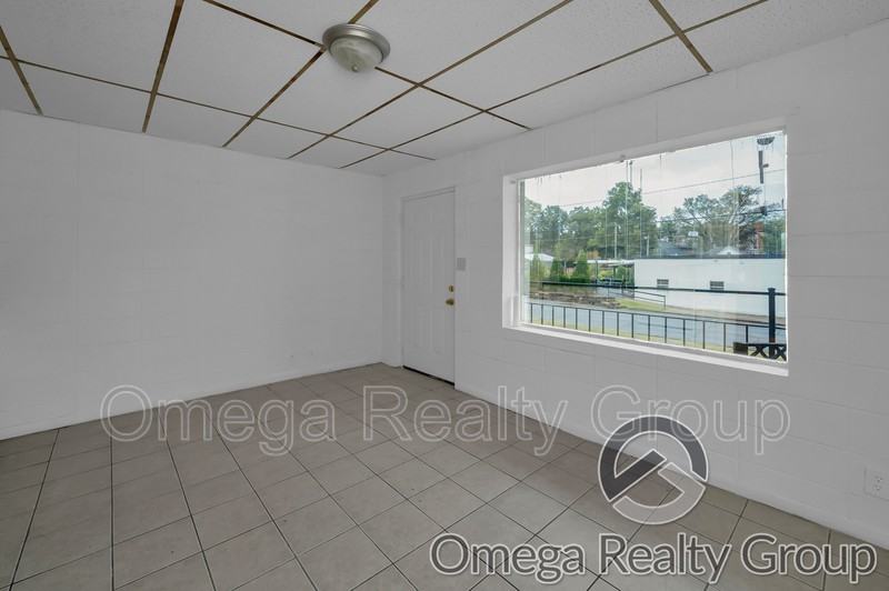 1610 6th Ave S #11 - Photo 5 of 15