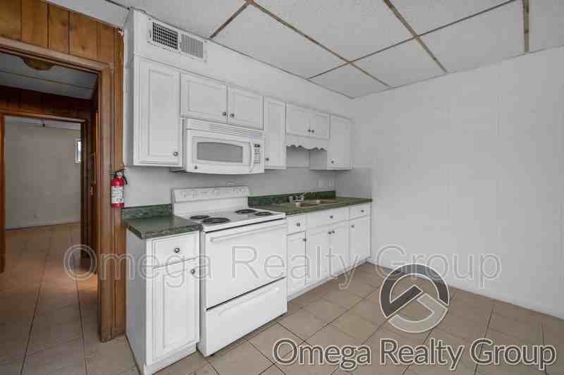 1610 6th Ave S #11 - Photo 6 of 15