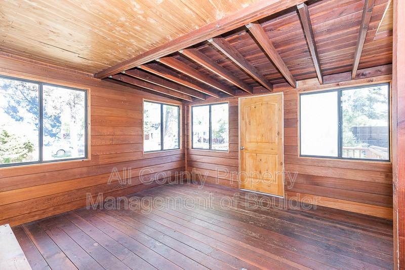 945 Waite Dr - Photo 3 of 24