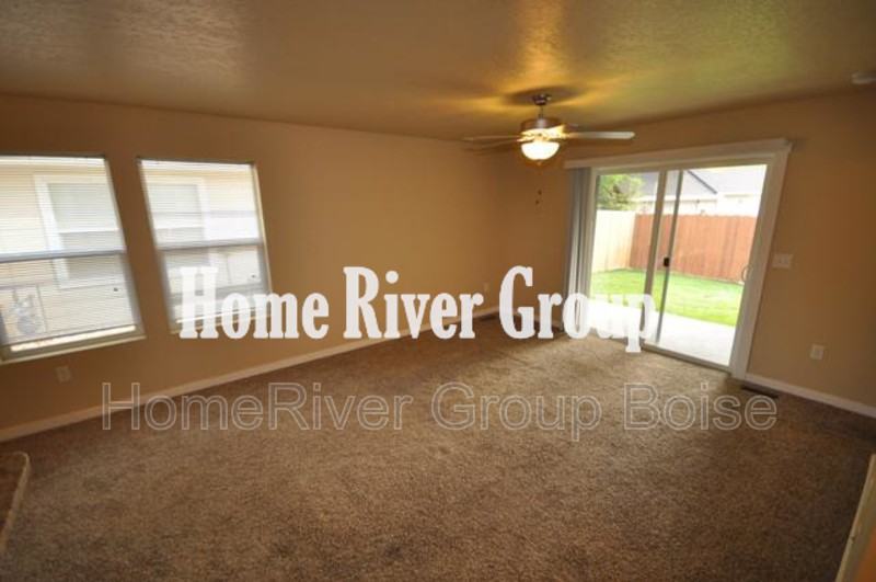 6246 S Zither Ave #101 - Photo 7 of 18