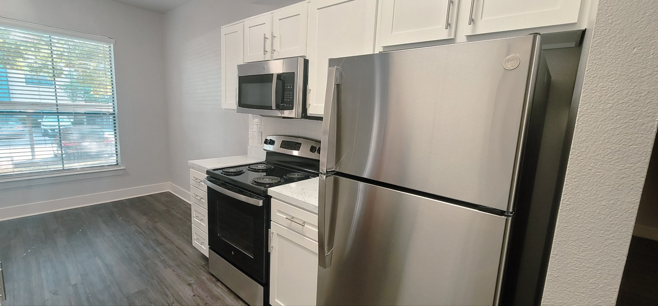 Broadstone Colonnade Apartments - Photo 2 of 50