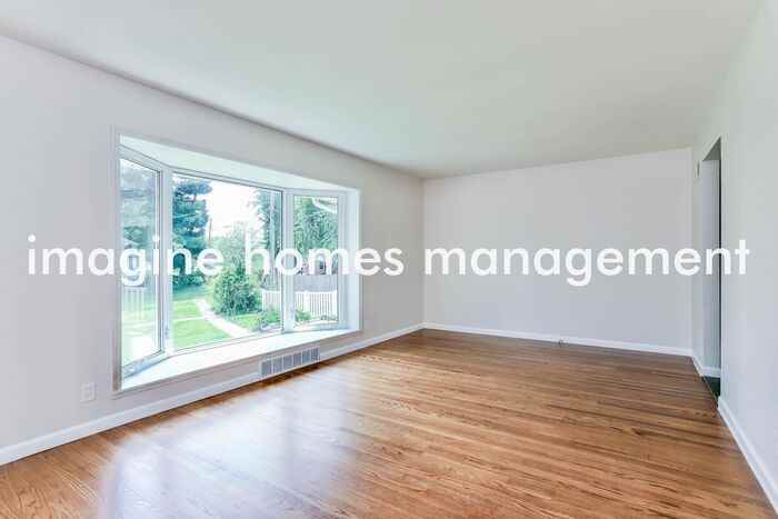 812 Rinzetta Dr - Photo 3 of 17