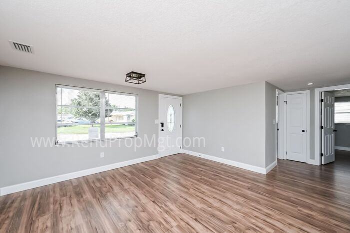7212 Rhinebeck Dr - Photo 2 of 15