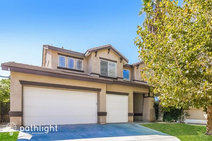4028 Portola Dr
