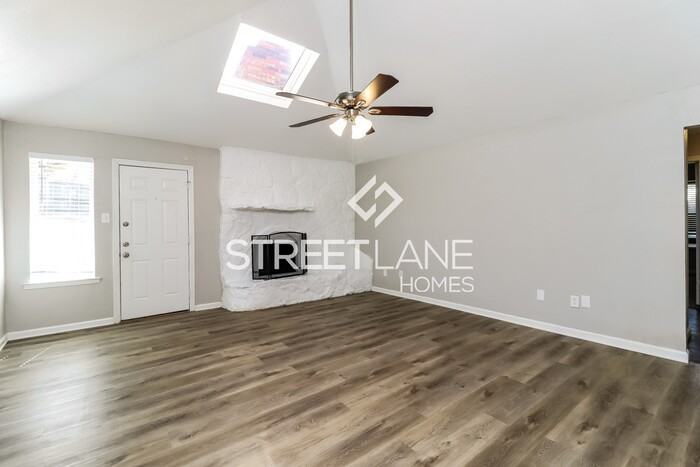 605 Stonehenge Dr - Photo 3 of 15