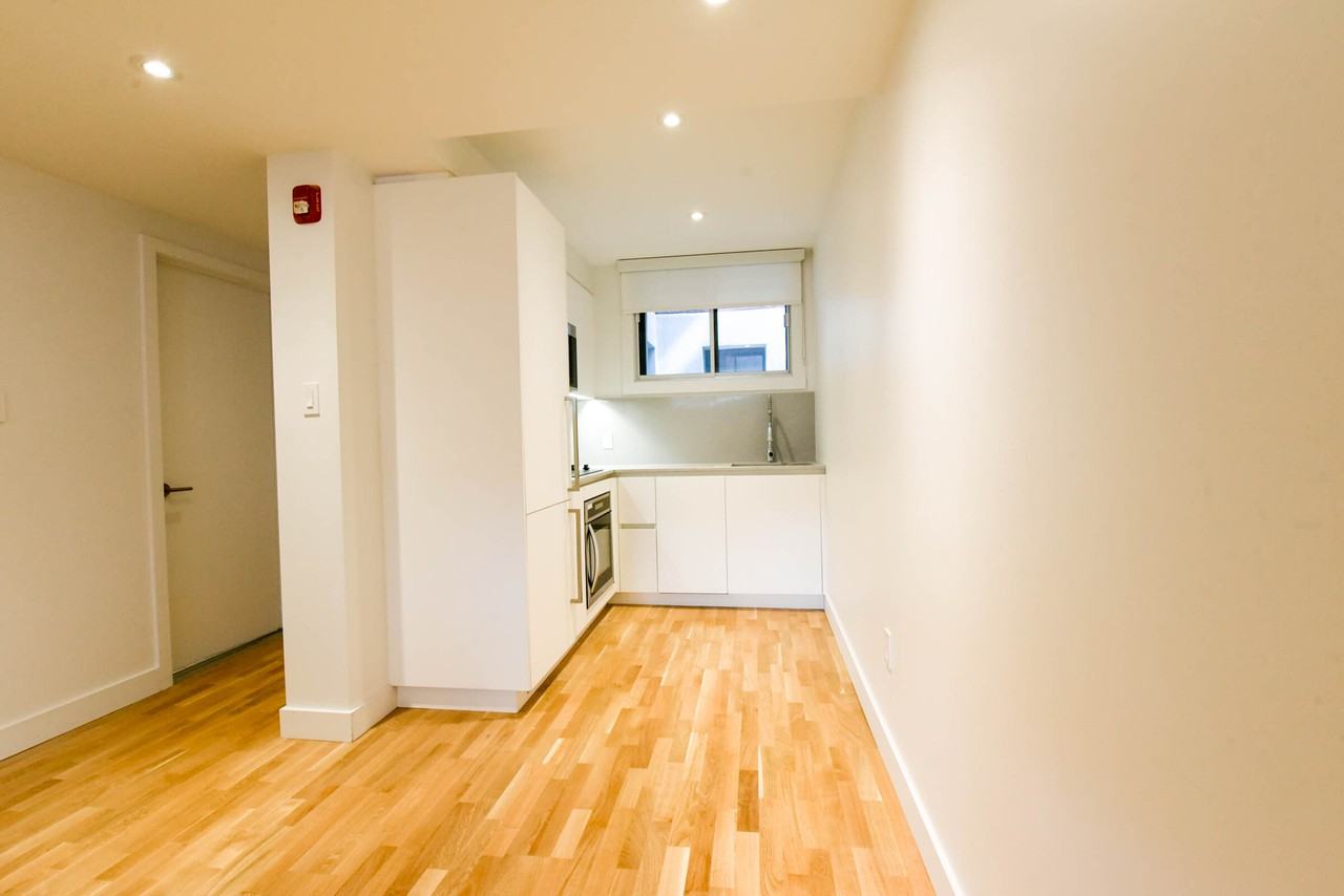 3195 Van Horne - Photo 2 of 15