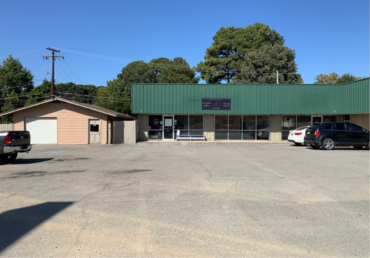 1212 John Harden Drive - Photo 5 of 8