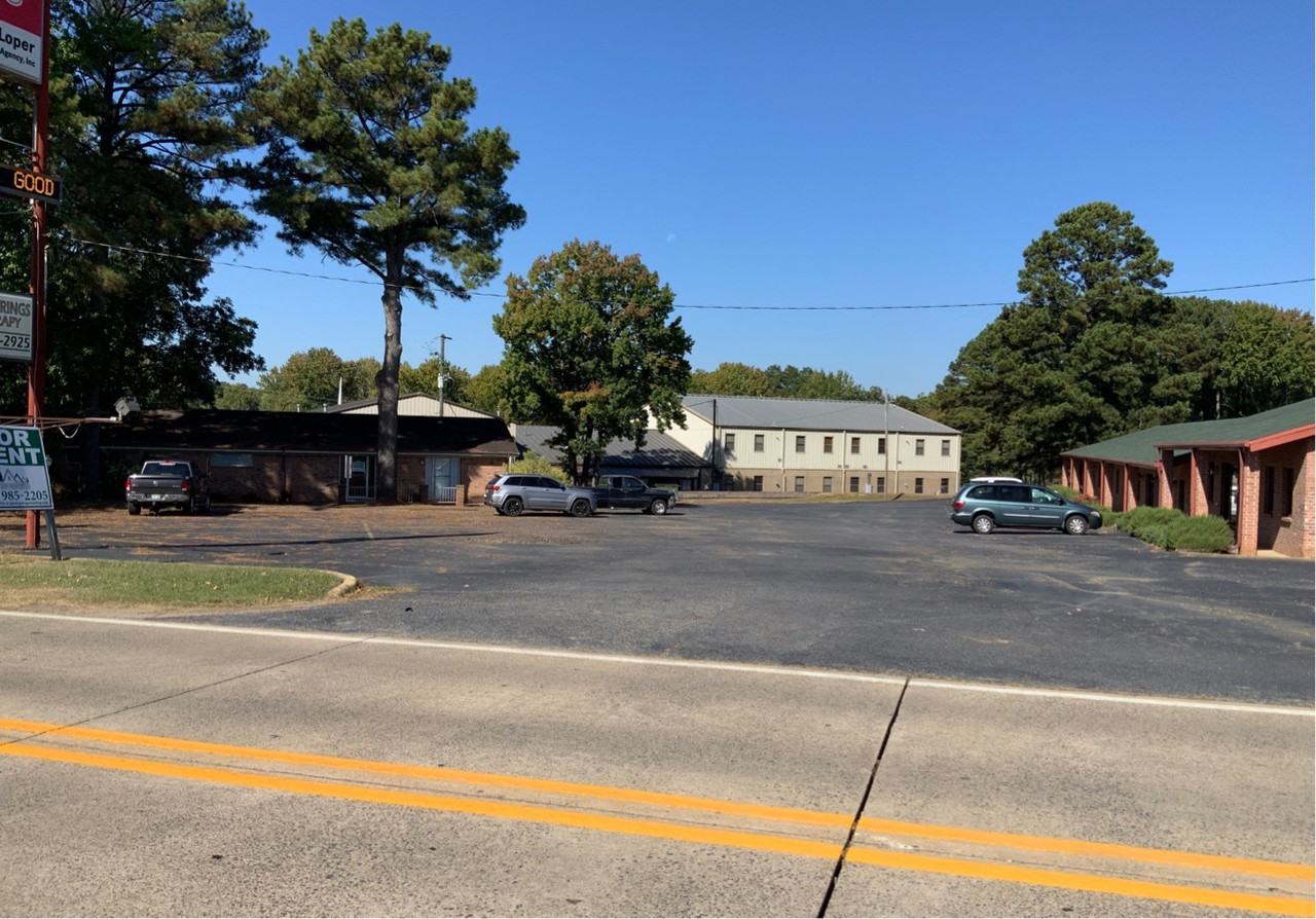 1120 John Harden Drive - Photo 5 of 9