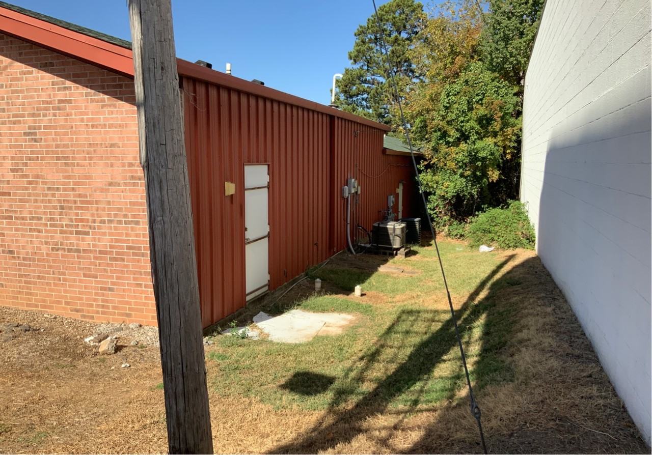 1120 John Harden Drive - Photo 7 of 9