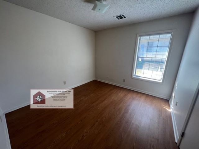 1017 Saratoga St #1 - Photo 4 of 5