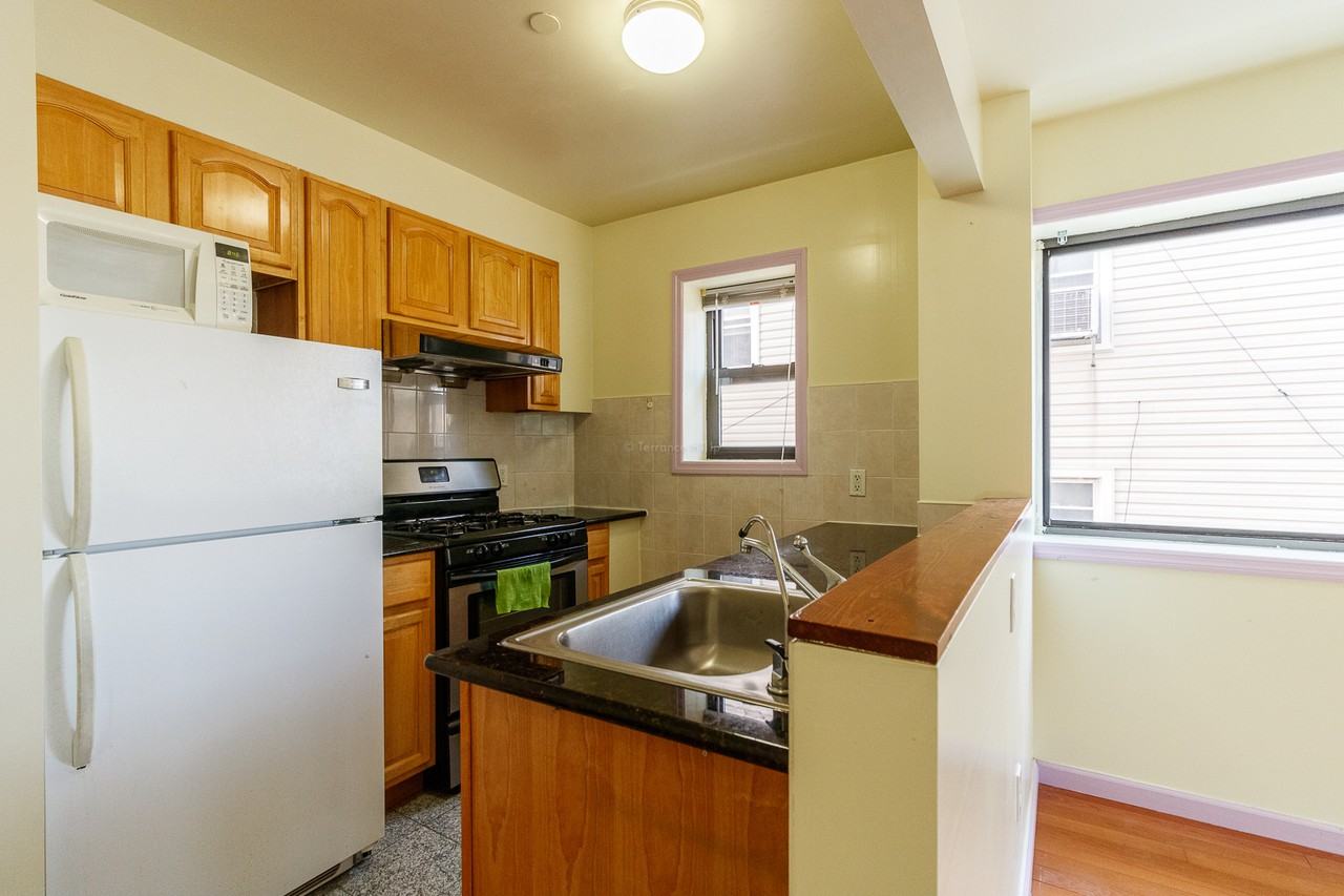 84-32 Grand Avenue - Photo 2 of 5