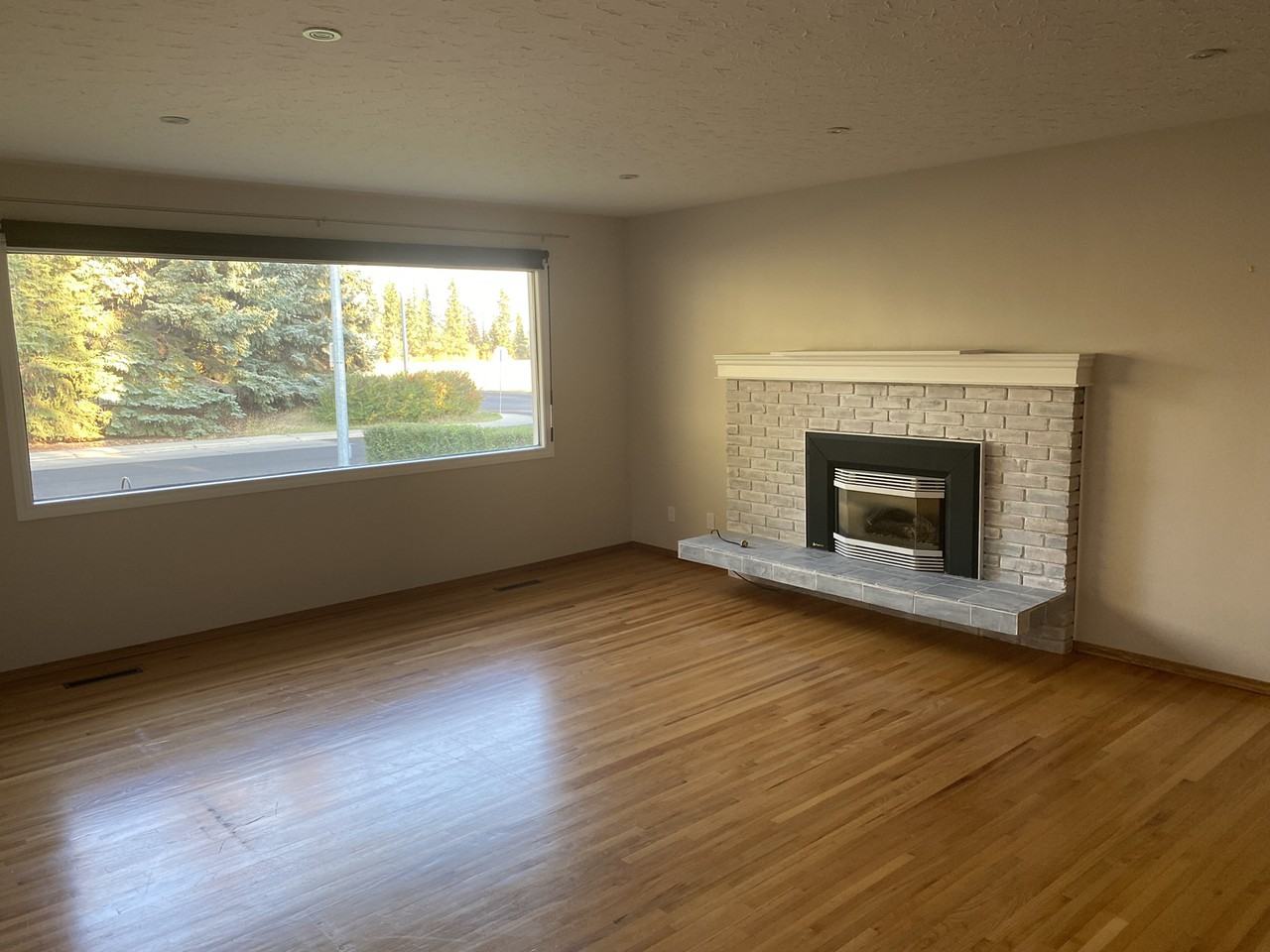 15101 74 Avenue Northwest - Photo 5 of 9