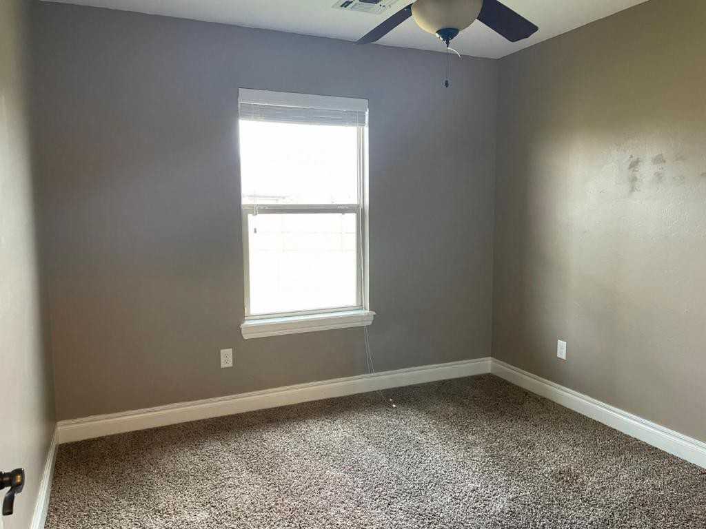 10906 Jeremiah Way - Photo 3 of 22