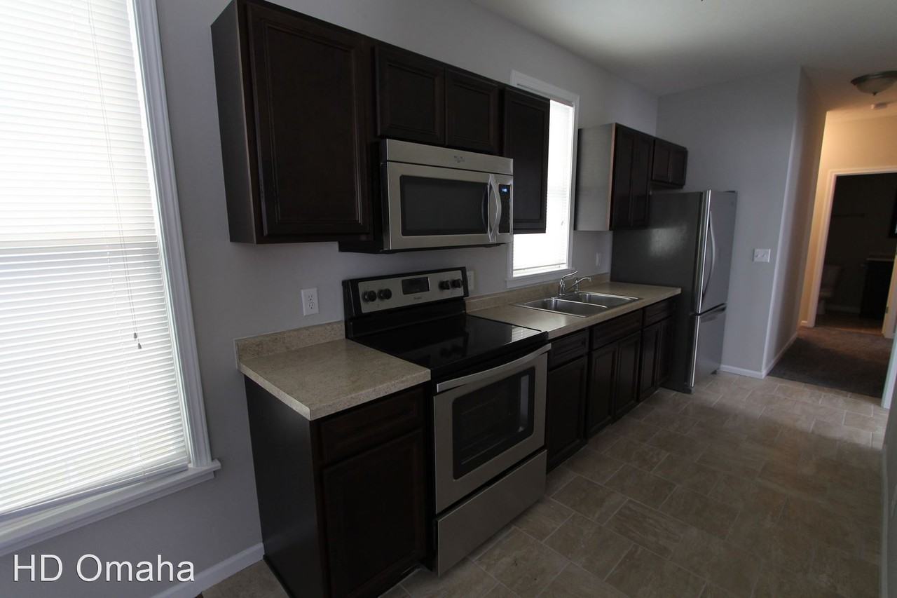 1917 S 18th St - Photo 3 of 10