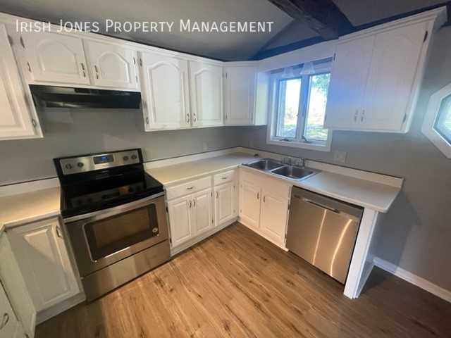 8844 Fisk Rd - Photo 3 of 19