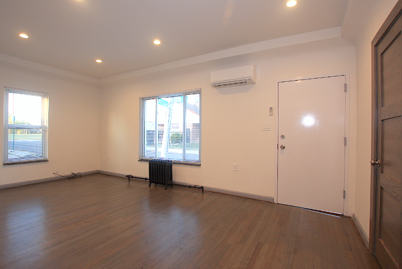 1341 Crane St - Photo 4 of 26