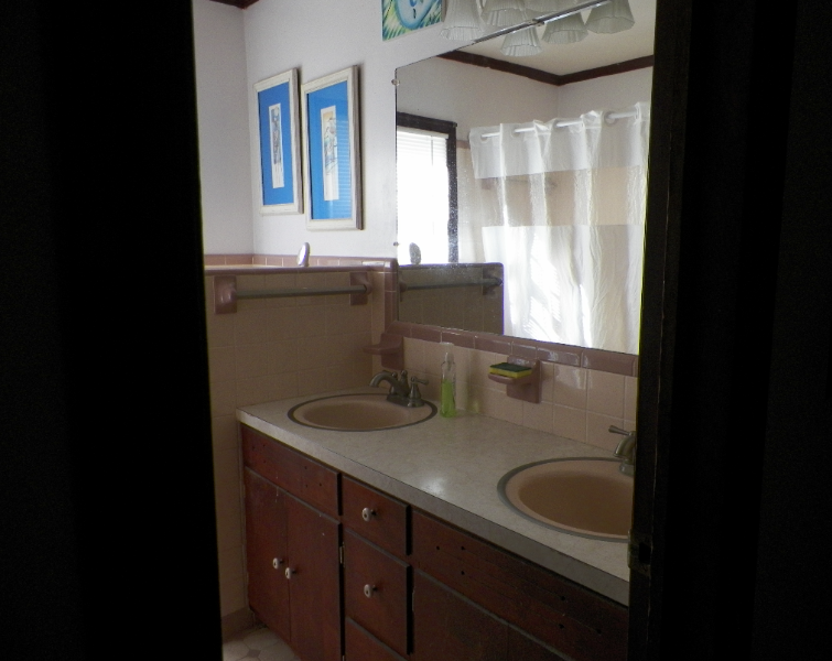 1002 Cherry Ln - Photo 2 of 11