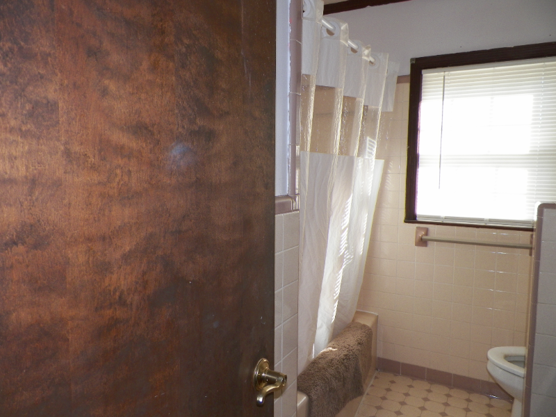 1002 Cherry Ln - Photo 3 of 11