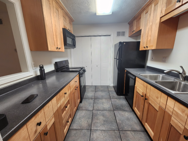 910 Country Park Dr - Photo 3 of 14