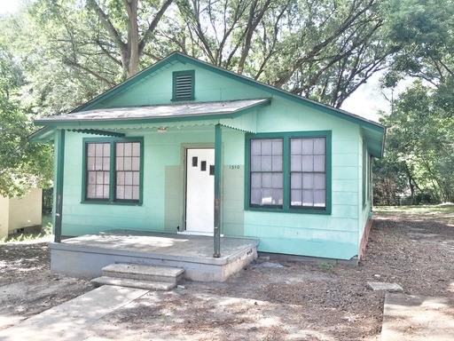 1510 Lake Ave - Photo 2 of 7