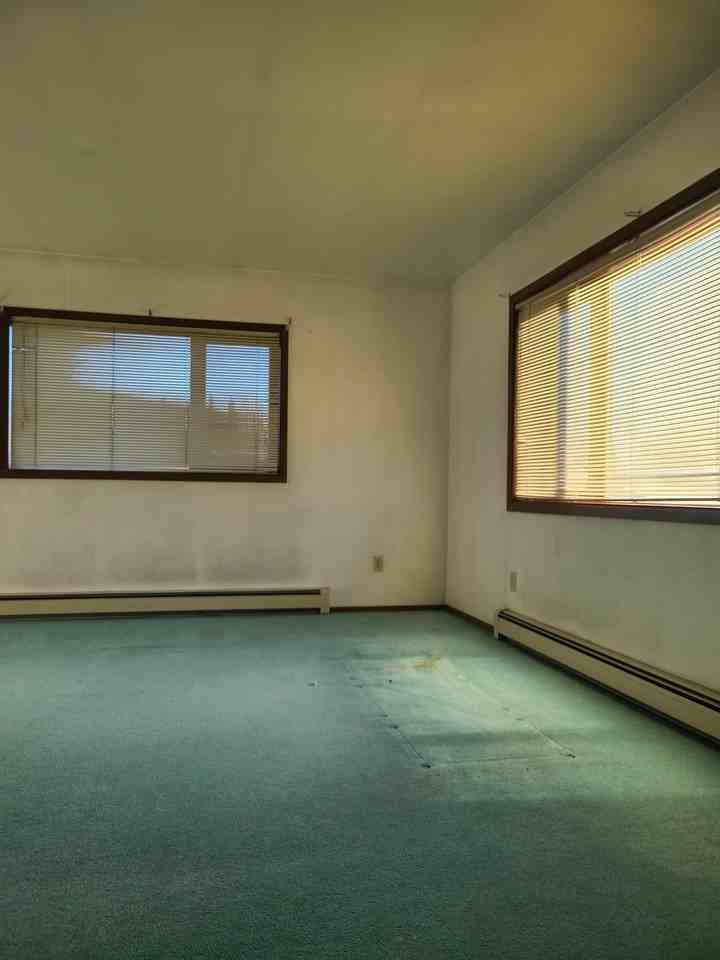 350 Carlton Dr #1 - Photo 2 of 11