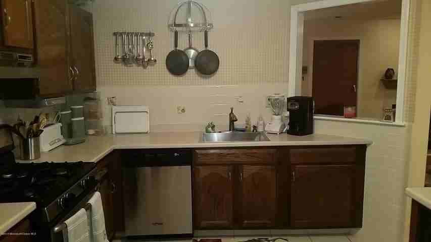 371 Yorkshire Pl - Photo 2 of 18