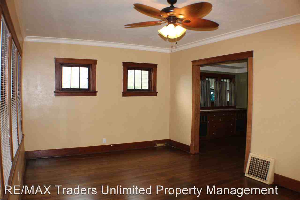 2525 W Ardmore Pl - Photo 2 of 40