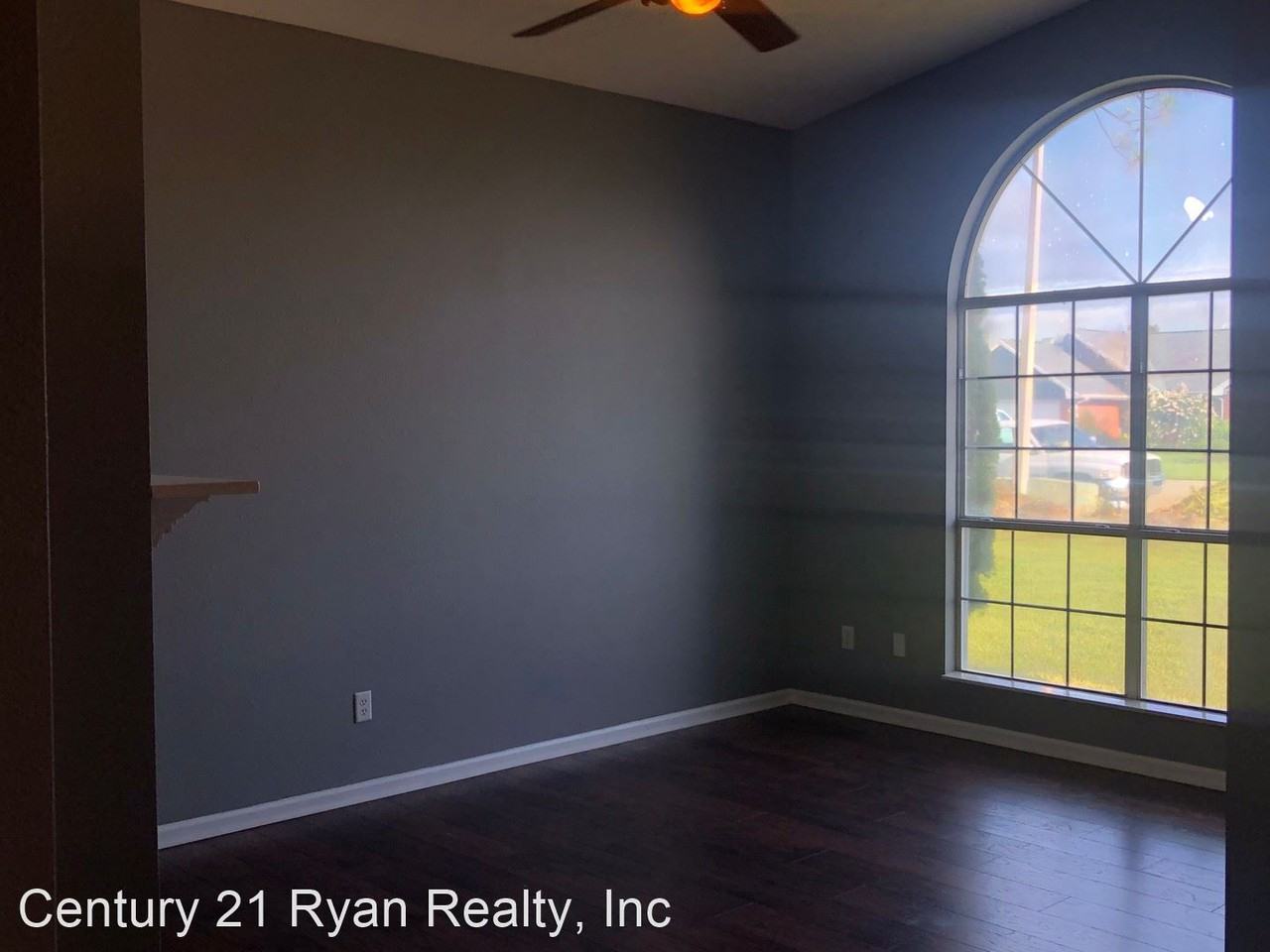 6803 Forsythe Dr - Photo 3 of 21